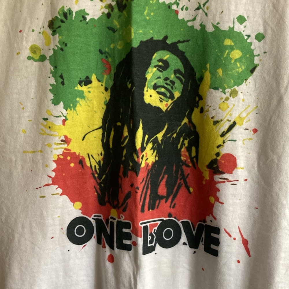 Bob Marley One Love tee size medium.